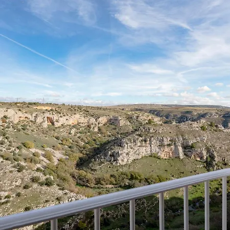 Casa Festa - Affaccio Sul Canyon A Due Passi Dai Sassi Гостевой дом 3*