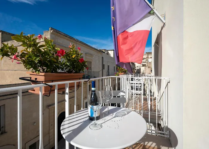 Casa Festa - Affaccio Sul Canyon A Due Passi Dai Sassi Guest house Matera