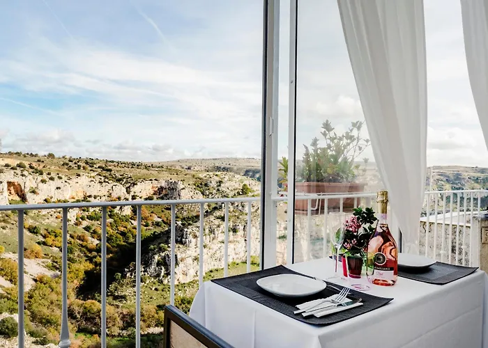 Casa Festa - Affaccio Sul Canyon A Due Passi Dai Sassi 3* Matera
